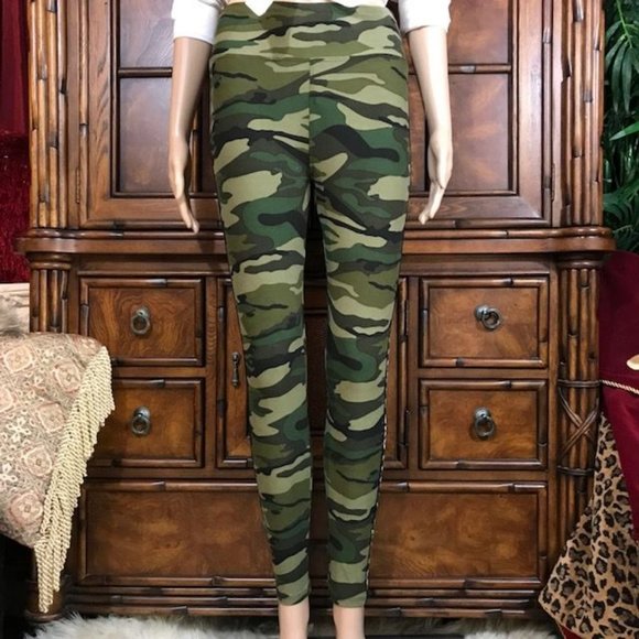 Shades of Verde Camo LOVE Brushed Legging - Picture 2 of 11